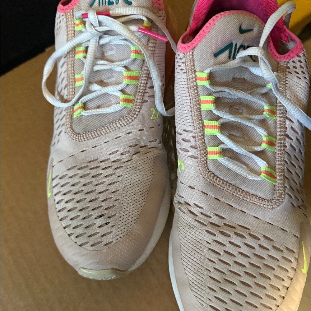 Nike Women's Air Max 270 Light Pink Sneakers - Picture 2 of 7